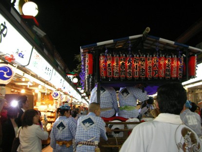 三社祭の風景（夜）