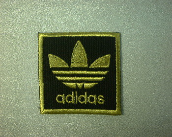 adidasワッペン。