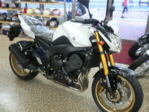 ＦＺ８入荷！
