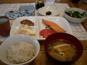 朝食