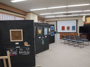 始まりました護国塔100年展