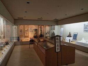 始まりました護国塔100年展