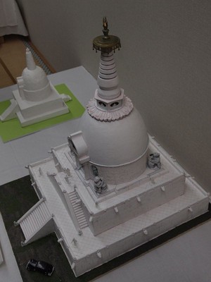 始まりました護国塔100年展