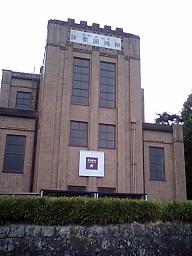 雨の日のカフェ