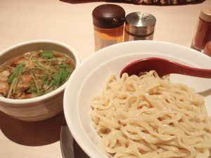 麺や　　七彩