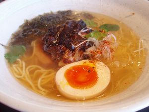 なな家