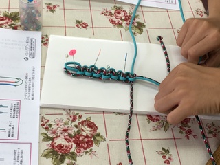 No.40「結ぶだけ！カラフルなブレスレットを作ろう」好評につき日程追加します