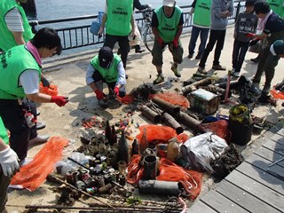 海底清掃：新居海釣り公園にて！！