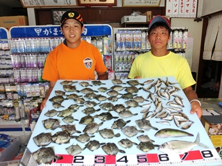 カワハギ：こんなに沢山釣っちゃった！！