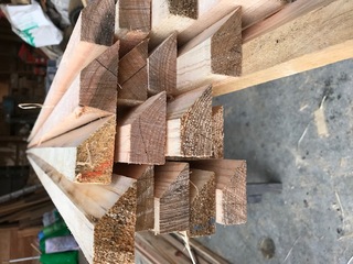 土木材　型枠用サンギ