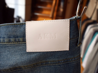 AKM別注WネームDamage Denim