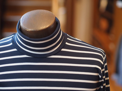 シルケットスムースボーダータートルネック/メンズメルローズ(MEN’S MELROSE)