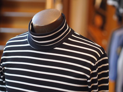 シルケットスムースボーダータートルネック/メンズメルローズ(MEN’S MELROSE)