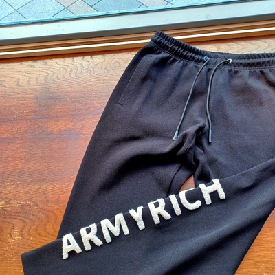 予定通りARMY RICHから新作のセットアップが到着です!