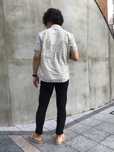 EYE. D WEARing ボタニカルプリントレギュラーカラーシャツ | MEN'S