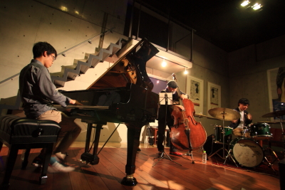 「Kanazawa Ishiwaka Takahashi TRIO in 田町サロン」は大盛況でした！
