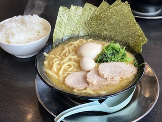 横浜家系ラーメン「麺匠家」さん(#^.^#)