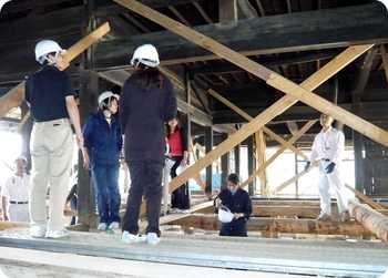 ６月１０日　建築施工　木質構造　古民家見学　墨さし