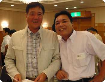 8月18日　東屋　框　背板＆ボード取り付け