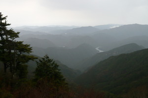 3月18日　乳岩峡と明神山