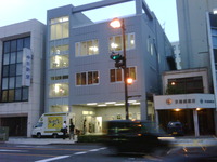 ライブハウス窓枠に… 2011/06/14 19:10:19