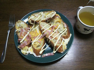 息子の朝食