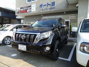 新型プラドの納車です L こちら車屋のオートヨです