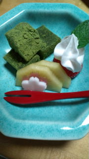食事と八坂の塔