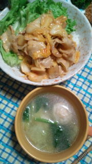 豚キムチ丼と神戸コロッケ