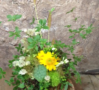 暑中見舞いのお花と初盆飾りの花