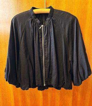 Cloche バルーンスリーブシアージップブルゾン入荷しましたぁ♪