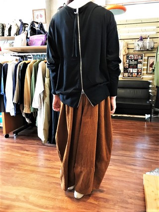 LUEUF　２WAYカットソー＆chloro sister ワイドコクーンパンツ入荷♫