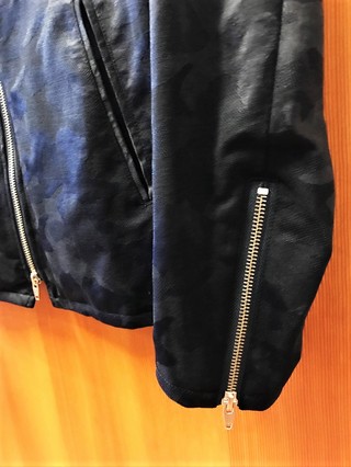 LISS　迷彩柄ZIP UPジャージブルゾン入荷♬