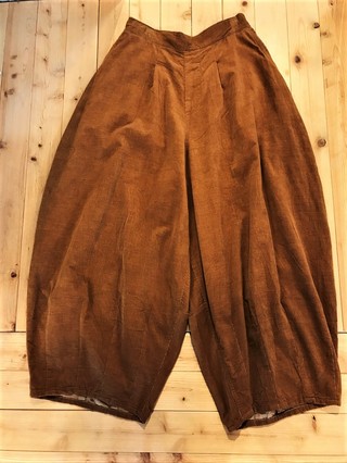 LUEUF　２WAYカットソー＆chloro sister ワイドコクーンパンツ入荷♫