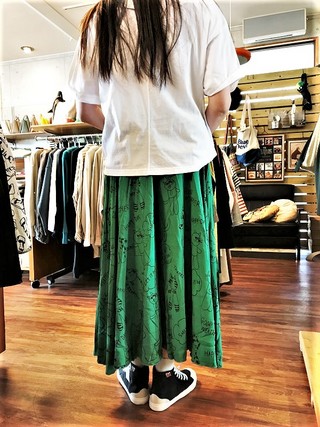 NEEDLE WORKS　人気プリーツパンツのNEW柄登場で～す♪