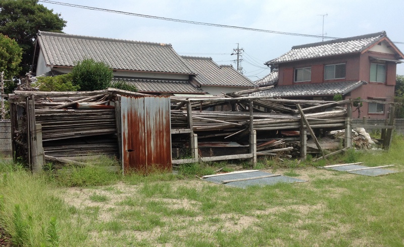 こんなものも処理やっています　木材置場？