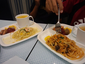 パステルのピッツァ食べ放題