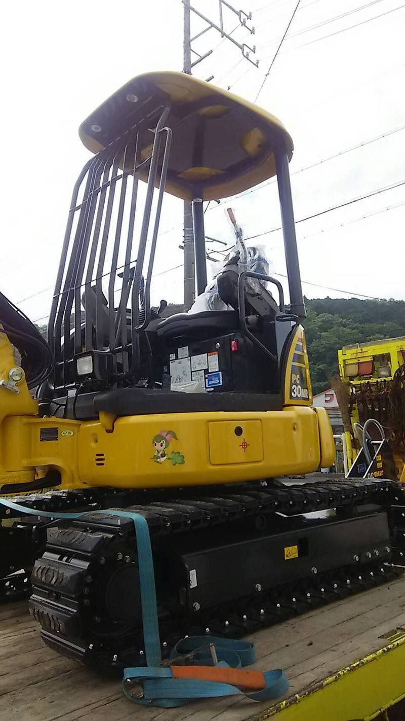 解体重機の新車が納車されました