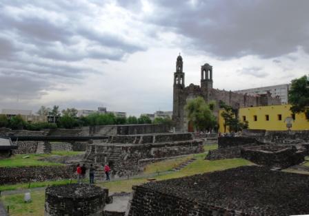 三文化広場　（メキシコシティ）