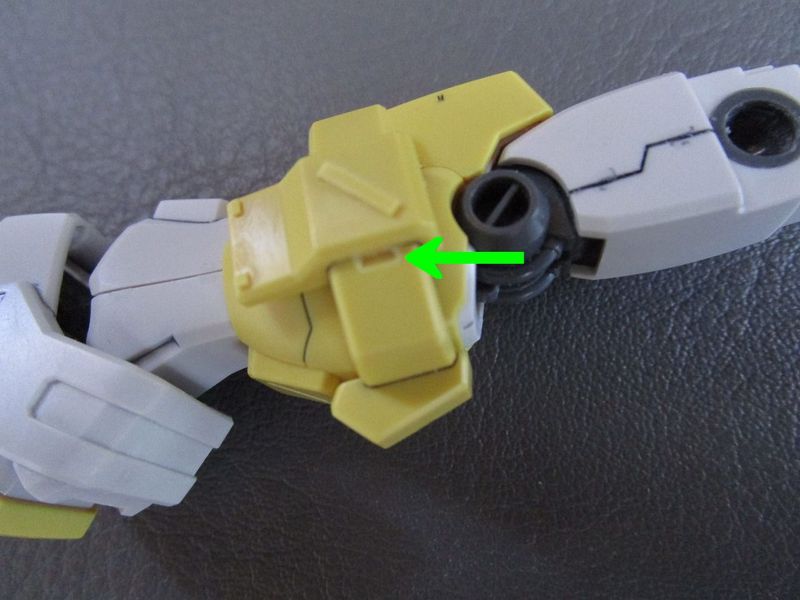 【HG】　パワードジムカーディガン ランナータグを使った改造3