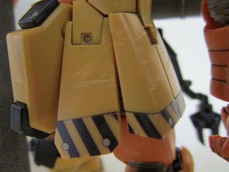 【HG】　ザクI　サンダーボルト シール貼り付け　ヤスリでダメージ加工