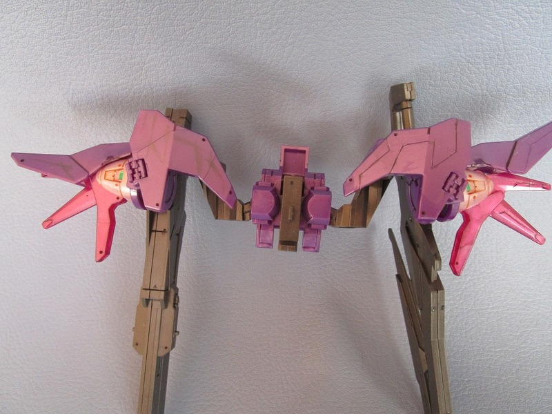 【HG】　ガンダムダブルオースカイHWS（トランザムインフィニティモード）デザインナイフでスジボリ 肩