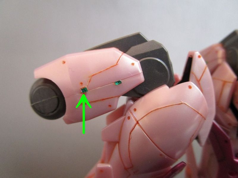 【HG】　ガンダムダブルオースカイHWS（トランザムインフィニティモード）デザインナイフでスジボリ　脚部追加