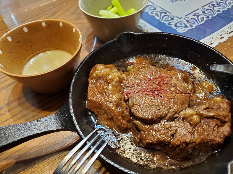 ステーキをビールで柔らかく　男の料理