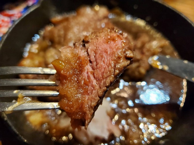 ステーキをビールで柔らかく　男の料理
