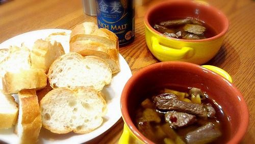 牛肉とマッシュルームのアヒージョ