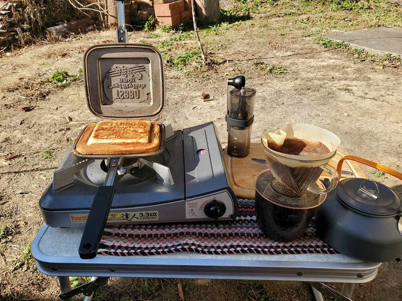 隙間時間にホットサンドプレートの中身はアボカド