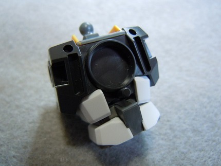 【HG】 ガンダムサバーニャ　ボディーフレームと塗装はみ出し