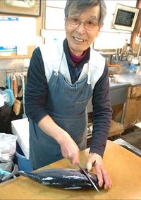 舞阪モチガツオが買える店　サクで買うなら加藤鮮魚店