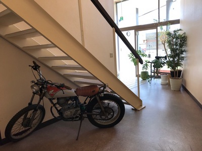 バイクシート 本革 張替え アンコ抜き 牛革 立体縫製 展示車 浜松 トライアルバイク l 椅子張り職人 SPROUT SEWING Co.,Ltd  （株）スプラウト